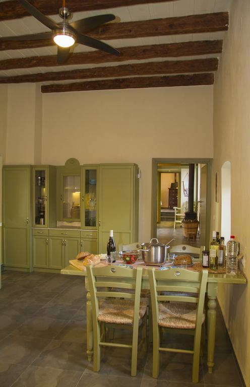 Agapi Holiday House Sívas Екстериор снимка